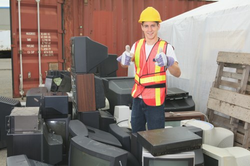 Crew member preparing for a rubbish collection in Richmond